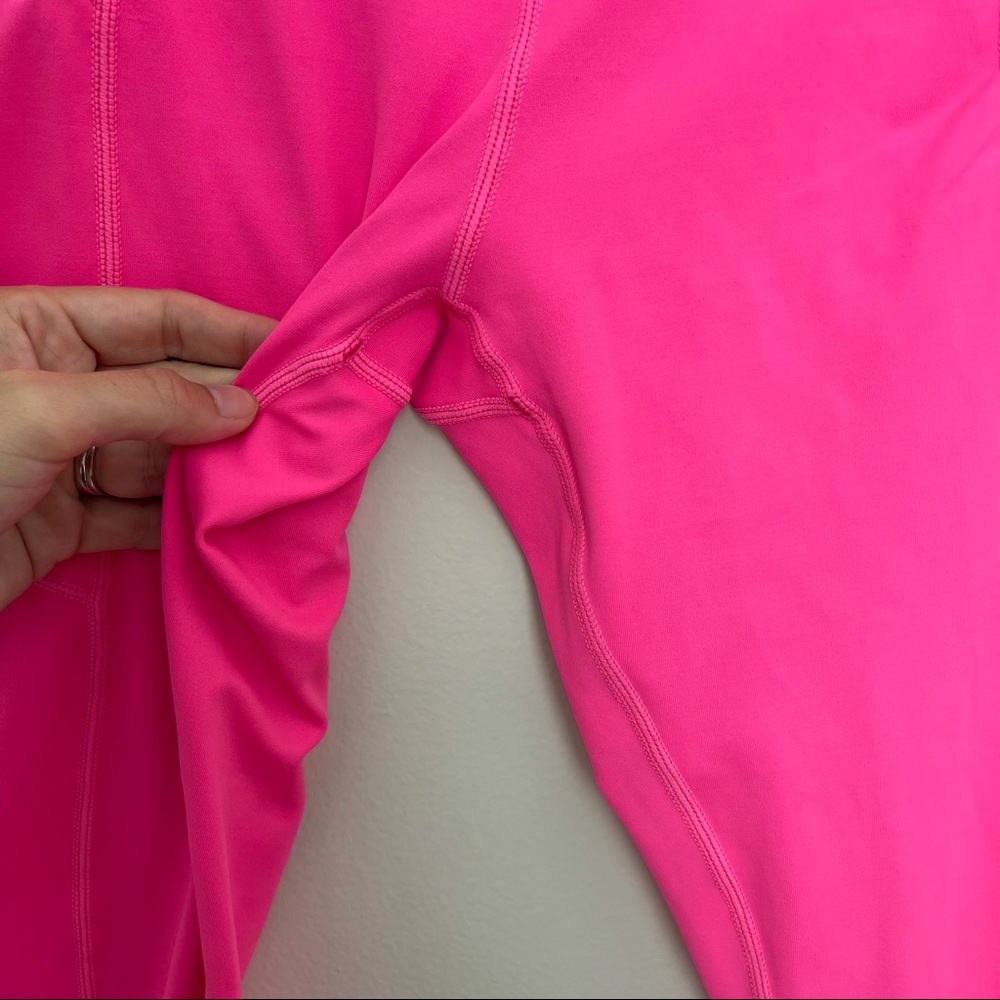 ZYIA- Light n Tight Zipper Pocket Crop Legging - Picture 6 of 9